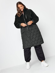 Yours Curve Black Mixed Teddy Quilted Coat - Image 4 of 5