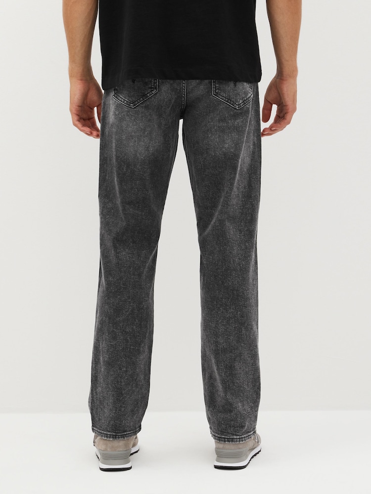 Grau - Bequeme Passform - Denim-Jeans mit Vintage-Waschung - Bild 2 von 5 Grau - Bequeme Passform - Denim-Jeans mit Vintage-Waschung - Bild 2 von 5