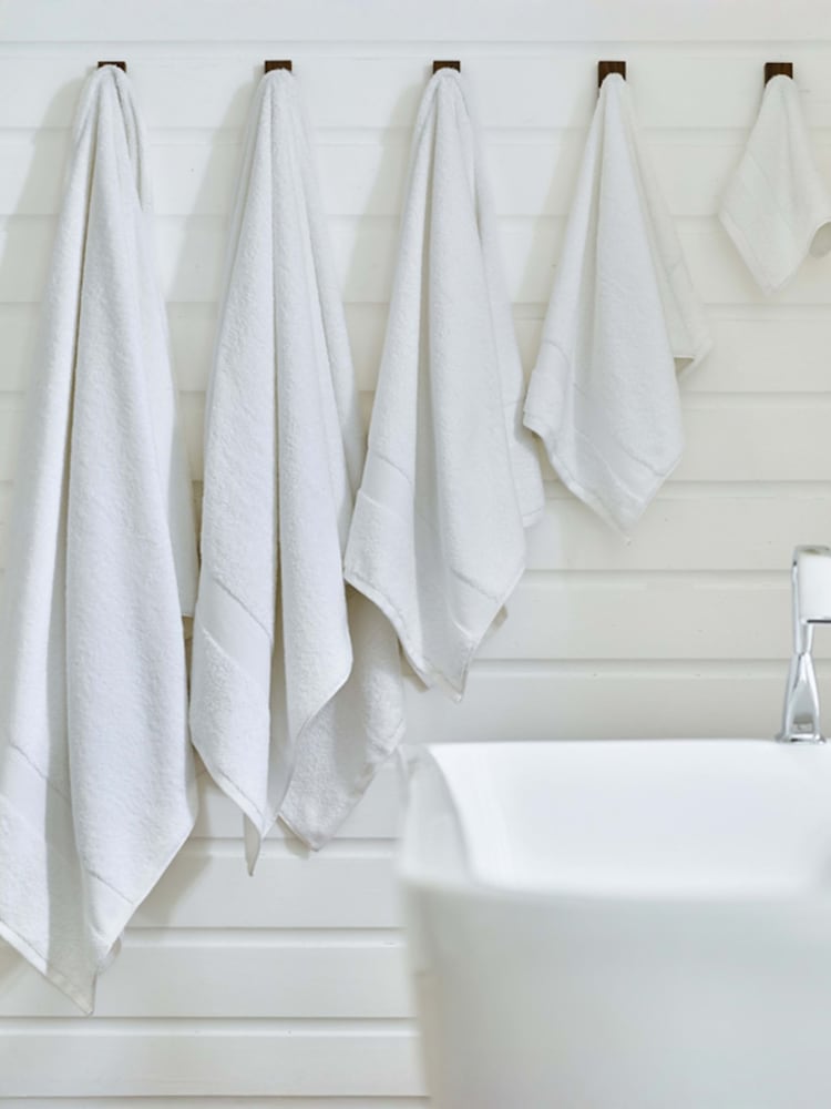 Deyongs White Egyptian Cotton Embrace Towel - Image 2 of 4 Deyongs White Egyptian Cotton Embrace Towel - Image 2 of 4