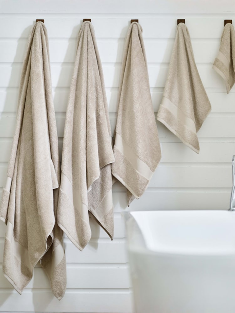 Deyongs Pebble Egyptian Cotton Embrace Towel - Image 2 of 4 Deyongs Pebble Egyptian Cotton Embrace Towel - Image 2 of 4