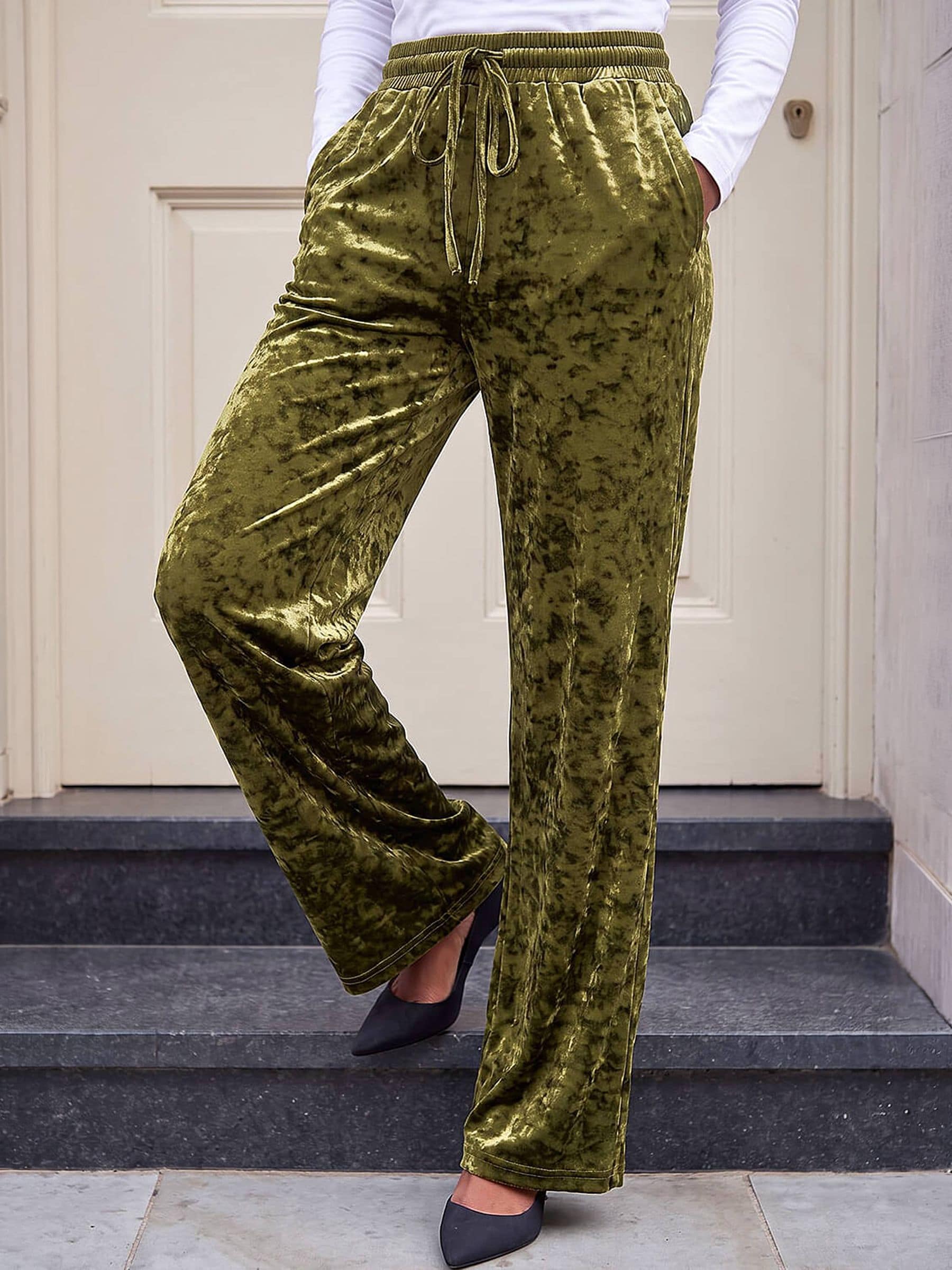 Roman Women's Olive Velvet Stretch Trouser Size 18 - Image 2