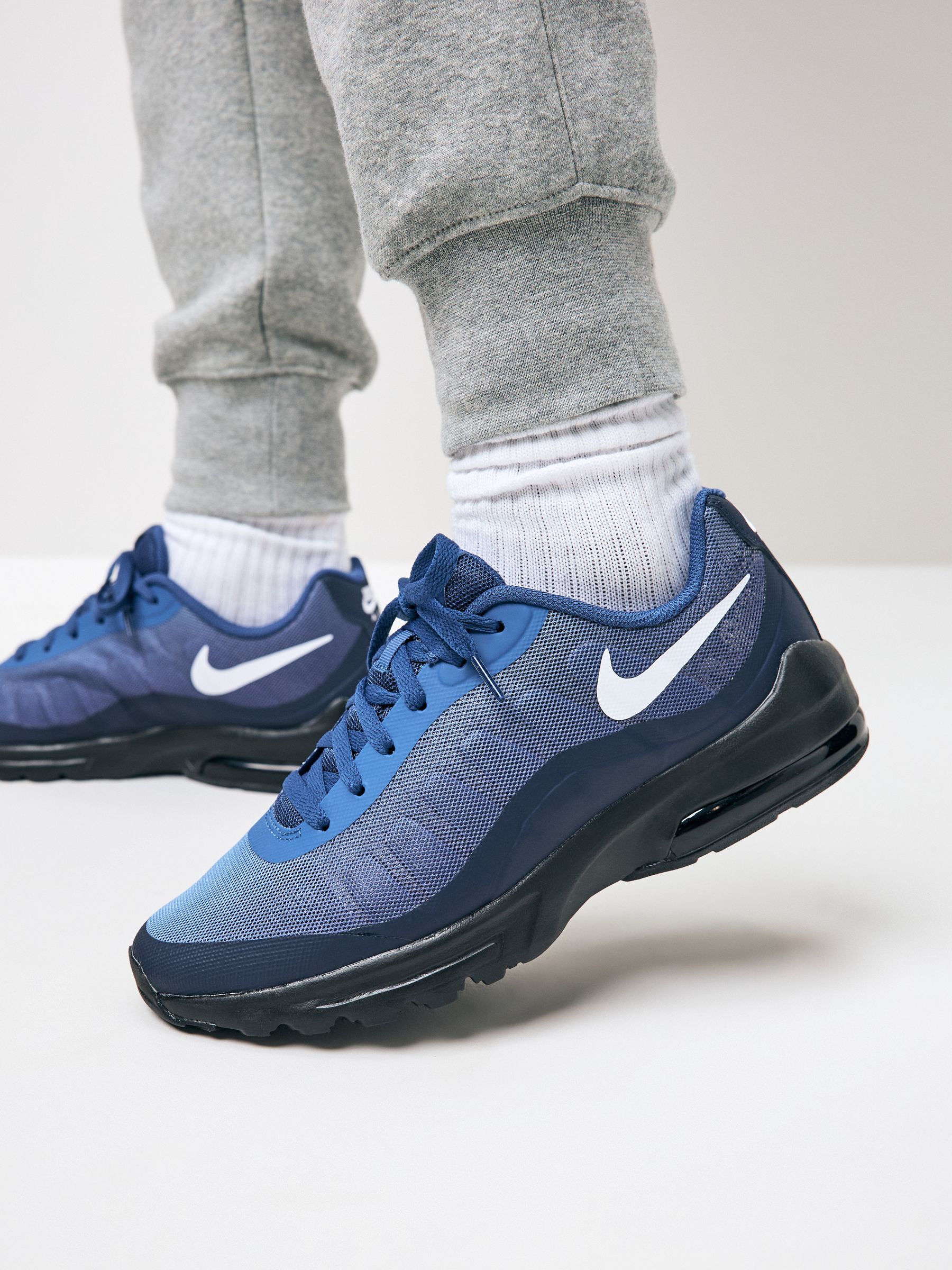 Nike invigor high top sales