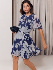 Minivestido plisado con estampado floral y falda plisada de Lipsy - Imagen 2 de 5