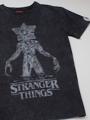 تيشِرت قطن 100% بشعار Stranger Things من Vanilla Underground - Image 5 of 6