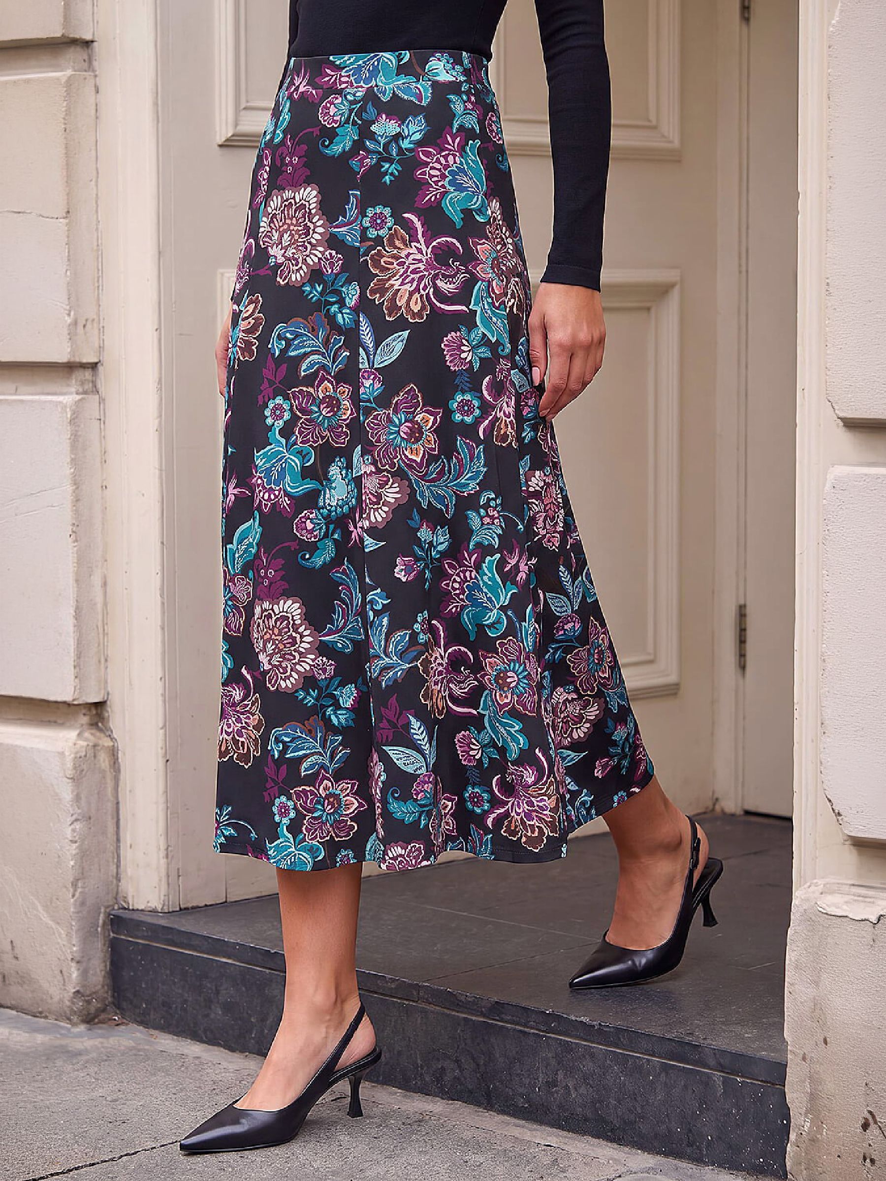 Roman Women's Black Floral Paisley Skirt In Size 20 - Image 5