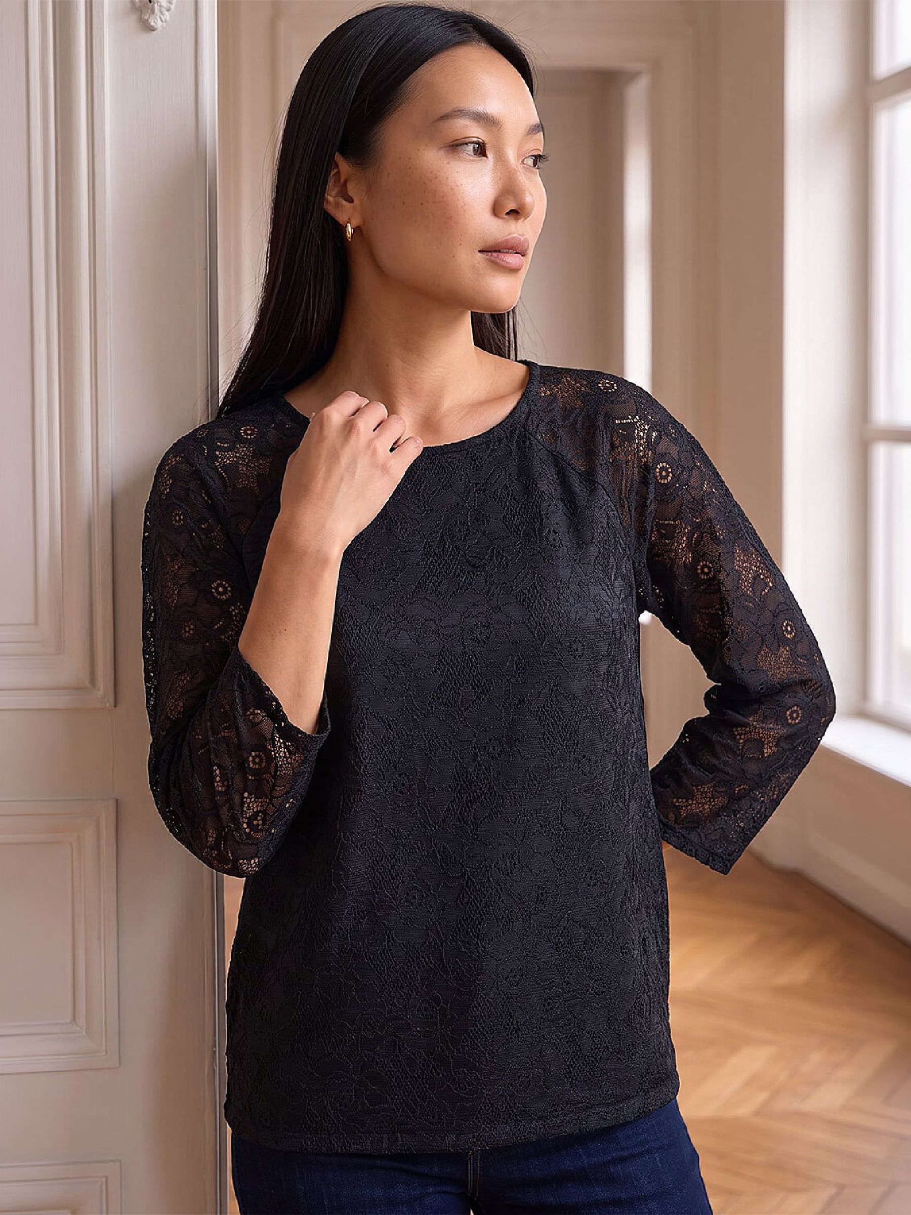 Roman Women's Black Stretch Lace Top In Size 18 - Image 7