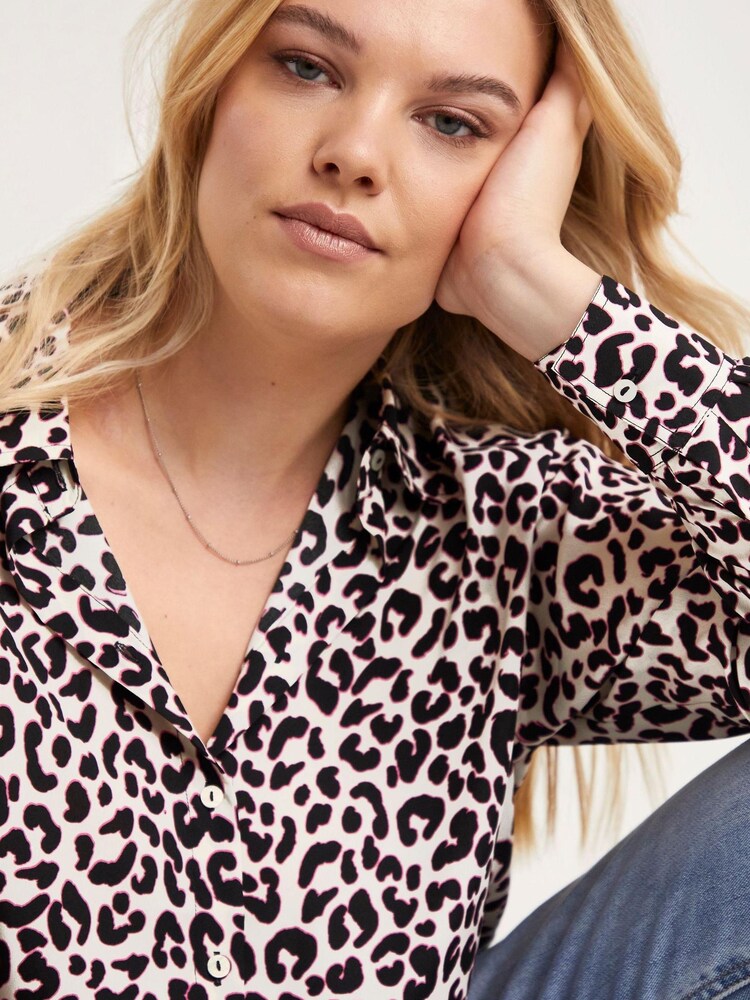 Simply Be White Mono Leopard Print Shirt - Image 4 of 4 Simply Be White Mono Leopard Print Shirt - Image 4 of 4