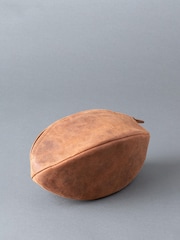 Lakeland Leather Natural Hunter Rugby Ball Wash Bag - Image 2 of 4