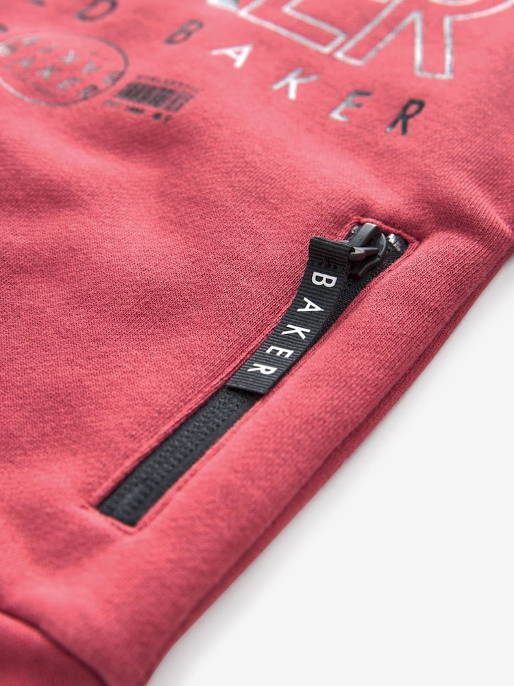 أحمر عنابي - طقم سترة وبنطلون رياضي (0-6سنوات) طباعة أحرف Baker by Ted Baker - Image 10 of 11