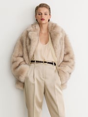 Champagner/Neutral - Reiss Ellen Taper Satin Single-Pleat Tapered Trousers - Bild 4 von 7