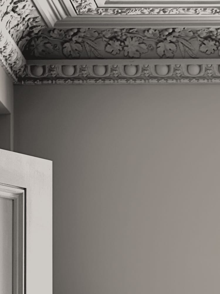 Laura Ashley Pale French Grey Matt Emulsion 5LT Paint - Image 2 of 4