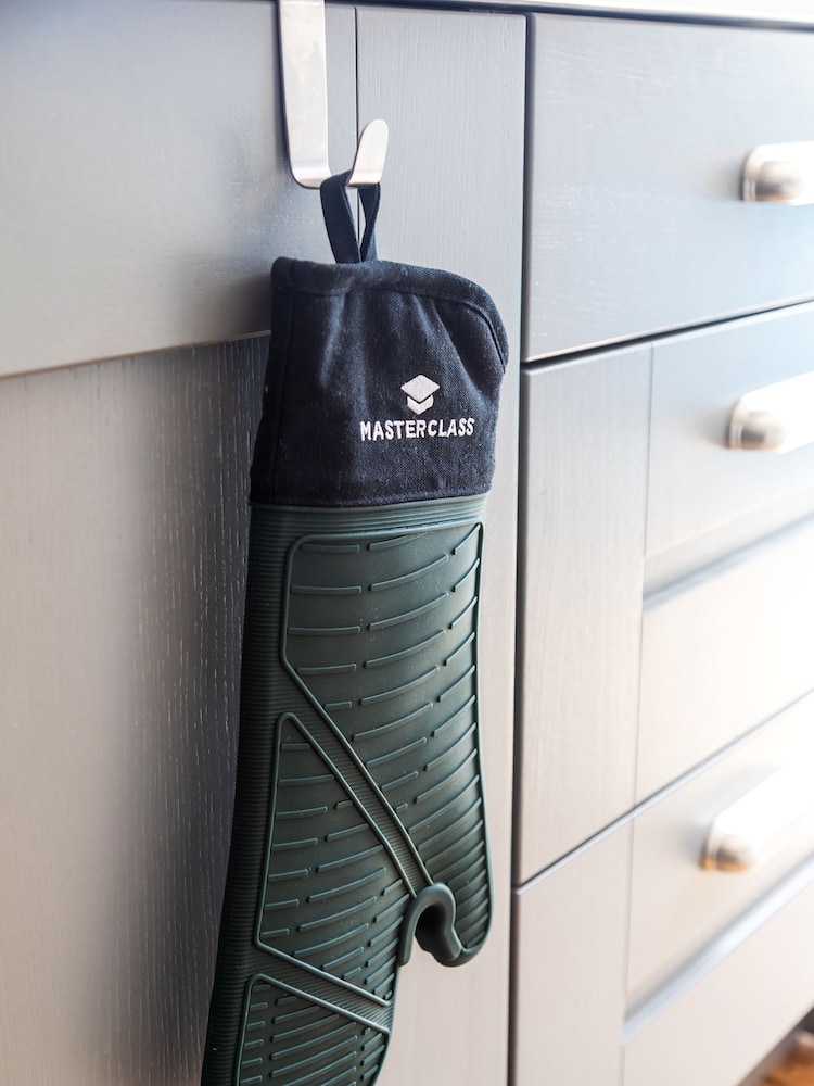 Masterclass Grey Silicone Single Oven Glove - Image 4 of 4