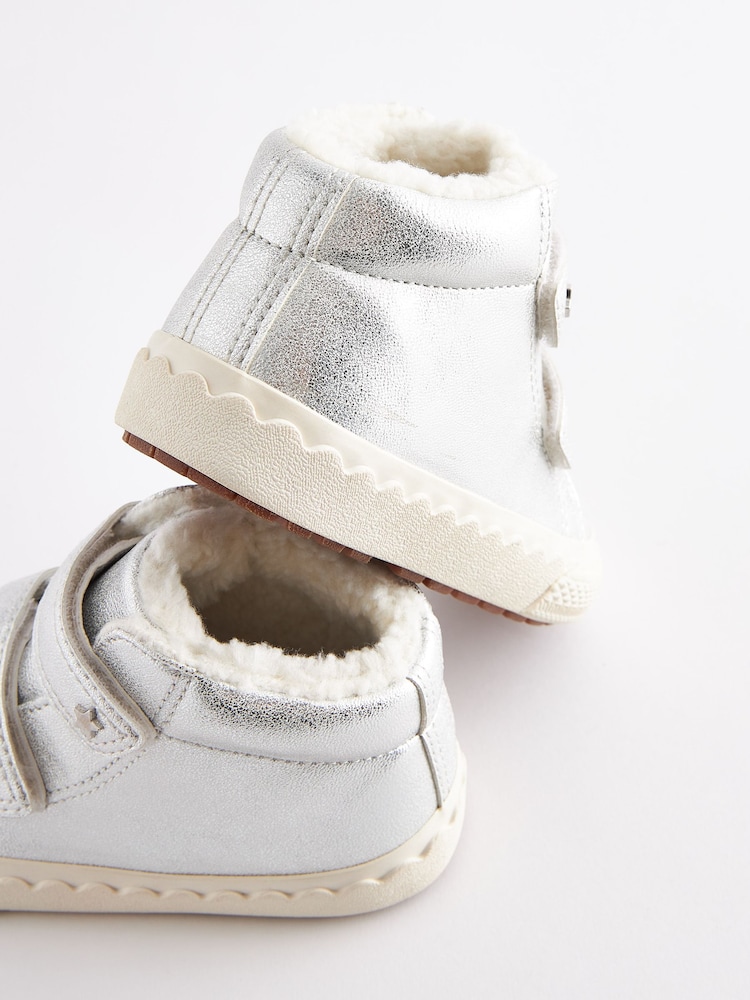 Silber - Hohe Sneaker mit Klettverschluss - Bild 6 von 6 Silber - Hohe Sneaker mit Klettverschluss - Bild 6 von 6
