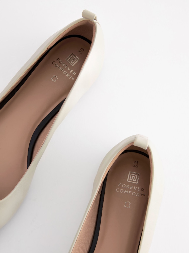 Bela/črna kapa s konico kosti - Usnjene balerinke s kapo Forever Comfort® - Slika 8 iz 8