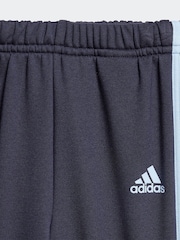 adidas Kids Essentials Jogging-Set mit Allover-Print - Bild 6 von 6
