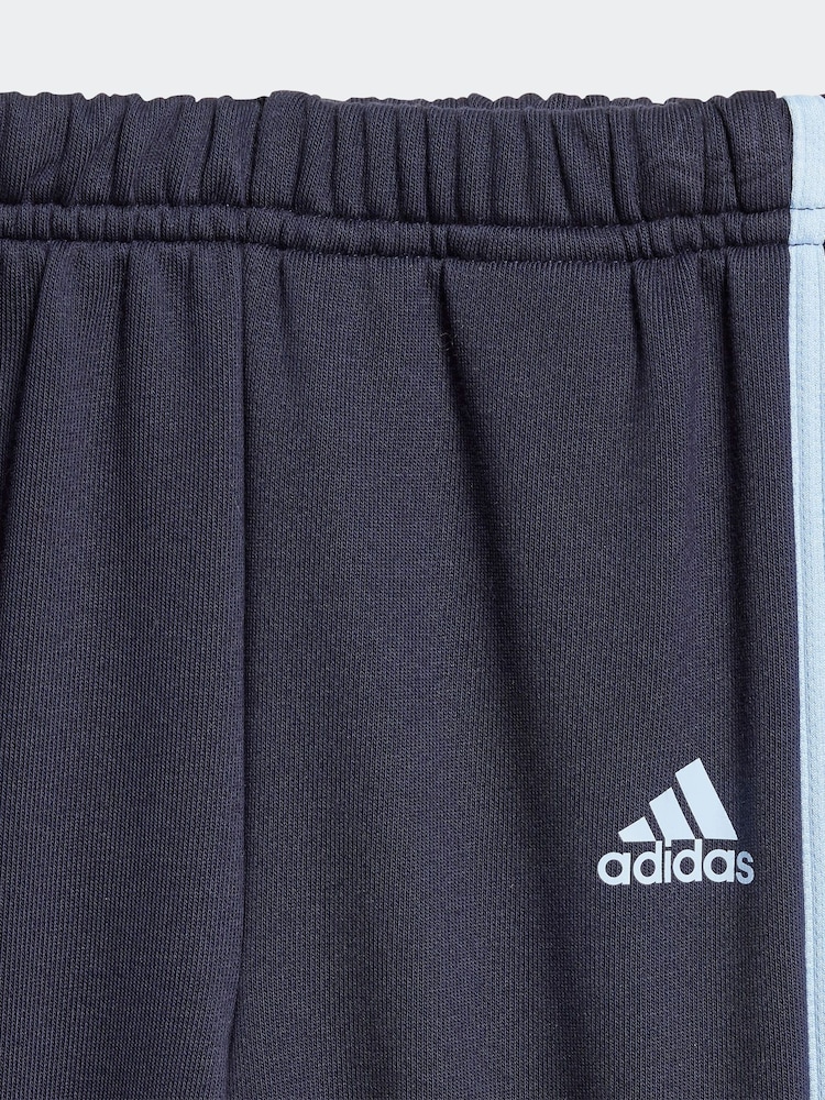 adidas Kids Essentials Jogging-Set mit Allover-Print - Bild 6 von 6