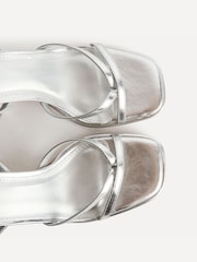 Silber - Linzi Glazed Toe Post Heeled Sandals - Bild 5 von 5