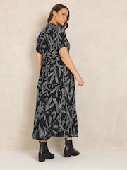 Evans Black Textured V-Neck Button Leaf Print Dress - Image 3 of 6