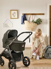Mamas & Papas x Laura Ashley Green Ocarro Carrycot Calcot - Image 1 of 5