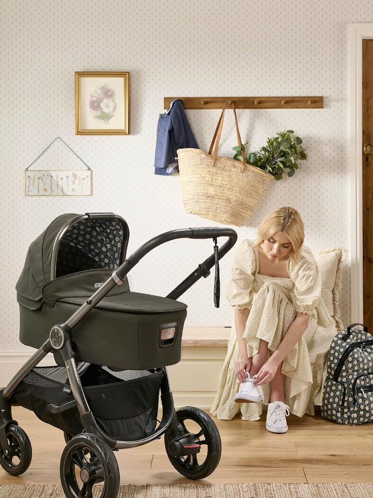 Mamas & Papas x Laura Ashley Green Ocarro Carrycot Calcot - Image 1 of 5