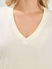 Yours Curve White V-Neckline Longline T-Shirt - Image 4 of 6