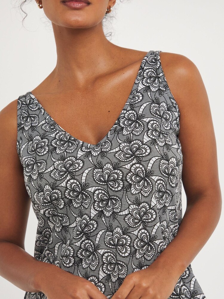 Simply Be Black Lace Print Pretty Secrets Value Maxi Nighties 2 Pack - Image 4 of 4