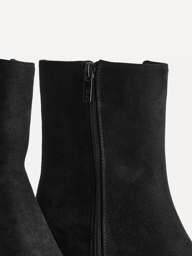 Linzi Black Invite Chelsea Inspired Ankle Boots - Image 5 of 5 Linzi Black Invite Chelsea Inspired Ankle Boots - Image 5 of 5