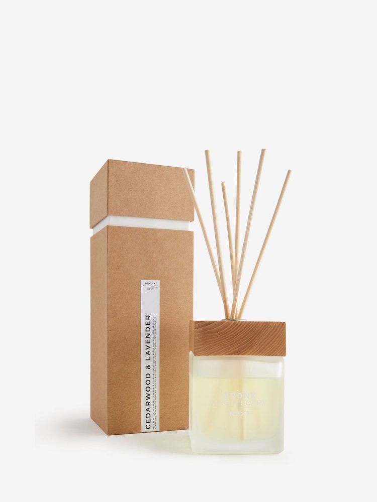 Bronx Cedarwood and Lavender 400ml Fragranced Reed Diffuser - Image 3 of 3