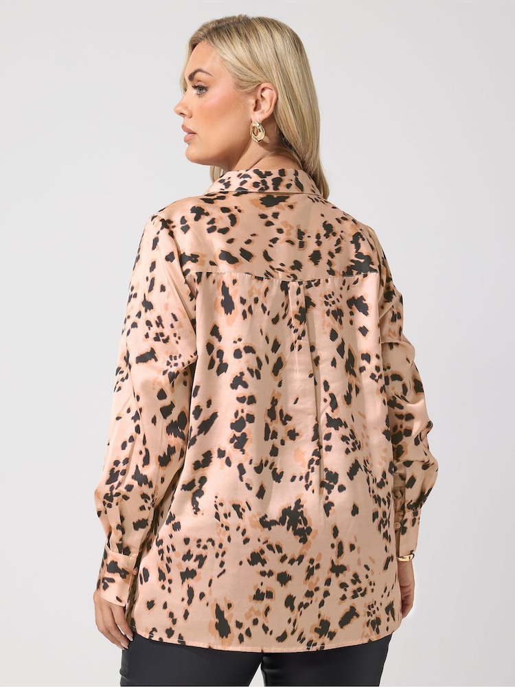 Yours Curve Brown Spot Deer Print London Satin Open Collar Shirt - Image 2 of 6