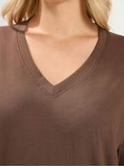 Yours Curve Brown V-Neckline Longline T-Shirt - Image 4 of 6