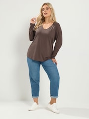 Yours Curve Brown Long Sleeve Core T-Shirts 2 Pack - Image 3 of 7