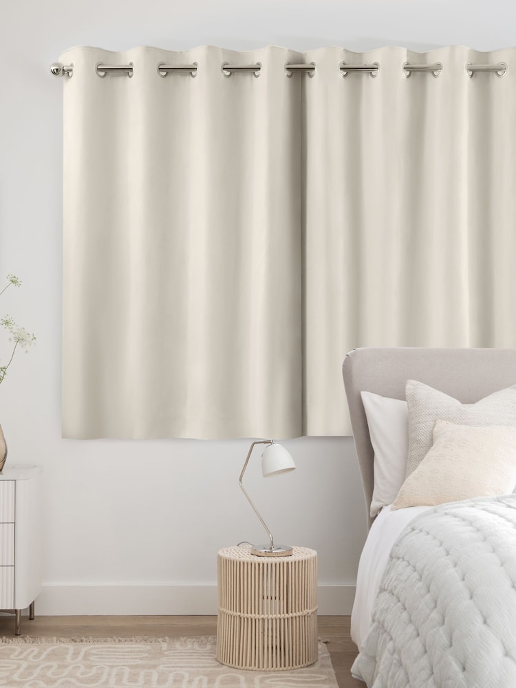 Cream Blackout/Thermal Cotton Eyelet Curtains - Image 7 of 9