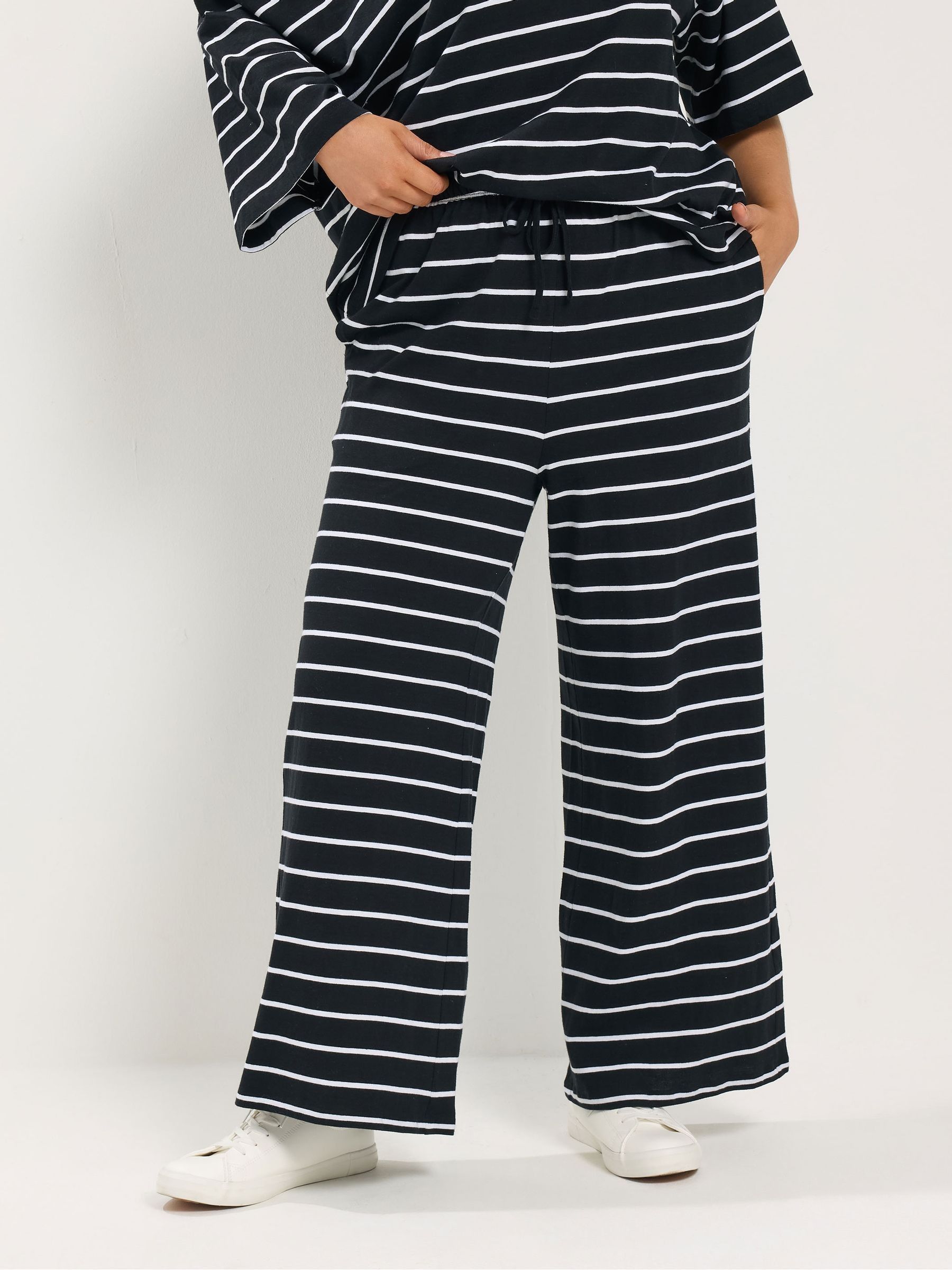 Yours Women's Black Striped Wide Leg Trousers In | : 30/32 - Image 3