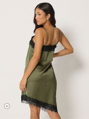 Grün - PixieGirl Petite Self Lace Satin Asymmetric Dress - Bild 3 von 7