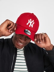 New Era® New York Yankees Essential 9FORTY 100% Cotton Cap - Image 1 of 4