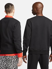 Черный - Свитшот с круглым вырезом Nike Club - Изображение 8 из 13