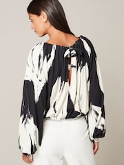 Black/White Floral Print Long Sleeve Tie Back Bubblehem Top - Image 3 of 6