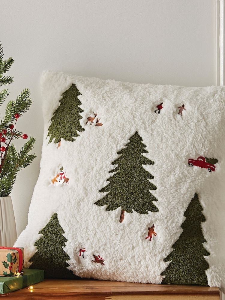 Catherine Lansfield Cosy Boucle Christmas Tree Cushion - Изображение 1 из 4