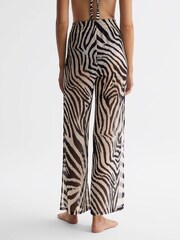 Reiss Black/White Farley Zebra Print Split Hem Beach Trousers - Image 4 of 4