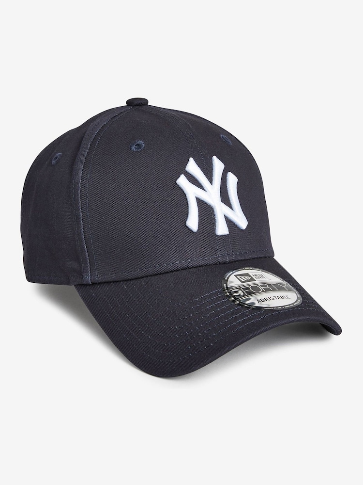 New Era® New York Yankees Essential 9FORTY 100% Cotton Cap - Image 2 of 3