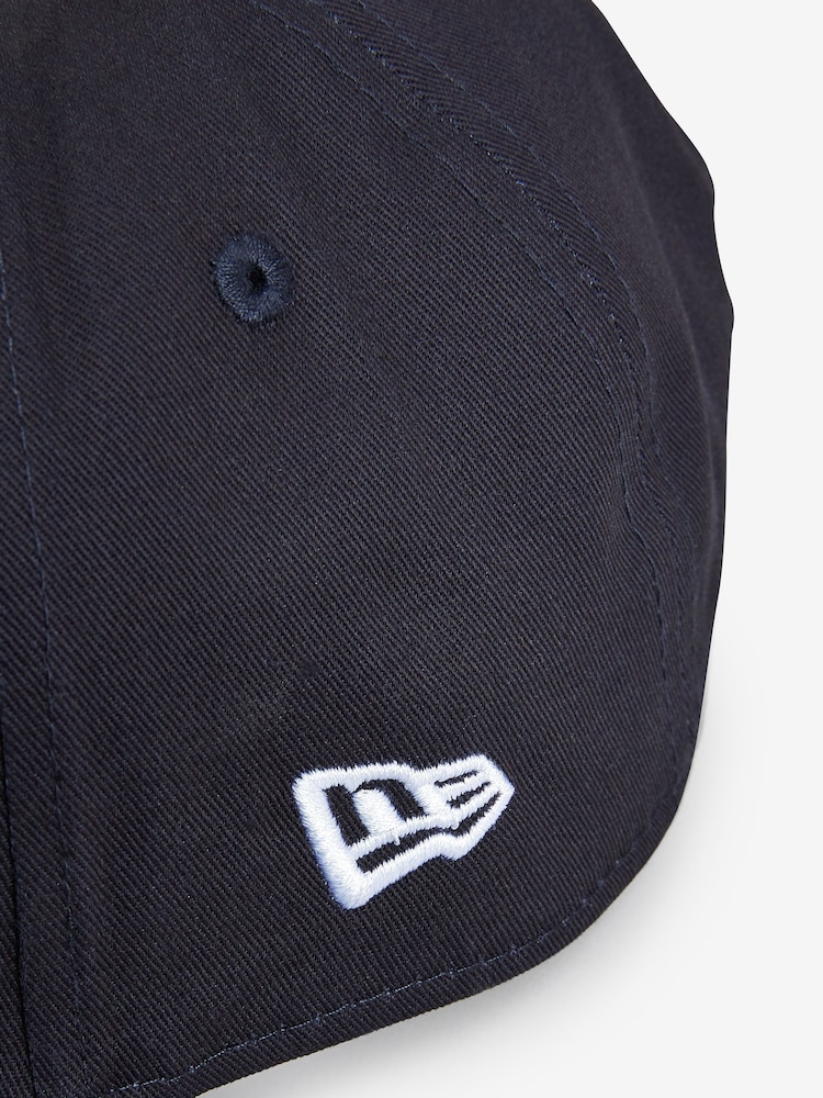 New Era® New York Yankees Essential 9FORTY 100% Cotton Cap - Image 3 of 3