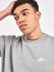 Gri - Bluză la baza gâtului Nike Club - Image 3 of 5
