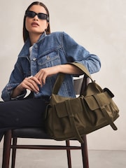 Khakigrün - Utility-Schultertasche aus Satin - Bild 1 von 8