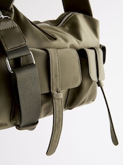 Khakigrün - Utility-Schultertasche aus Satin - Bild 7 von 8
