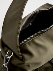 Khakigrün - Utility-Schultertasche aus Satin - Bild 8 von 8