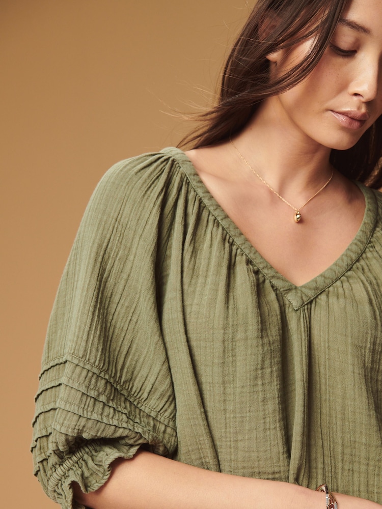 Khakigrün - Baumwollbluse mit V-Ausschnitt und Waschung (100%) - Bild 1 von 6 Khakigrün - Baumwollbluse mit V-Ausschnitt und Waschung (100%) - Bild 1 von 6