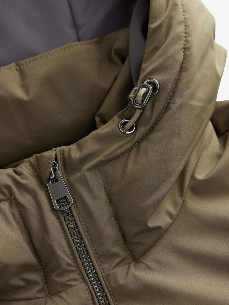Neutral Shower Resistant Soft Lightweight Jacket - Image 15 of 16