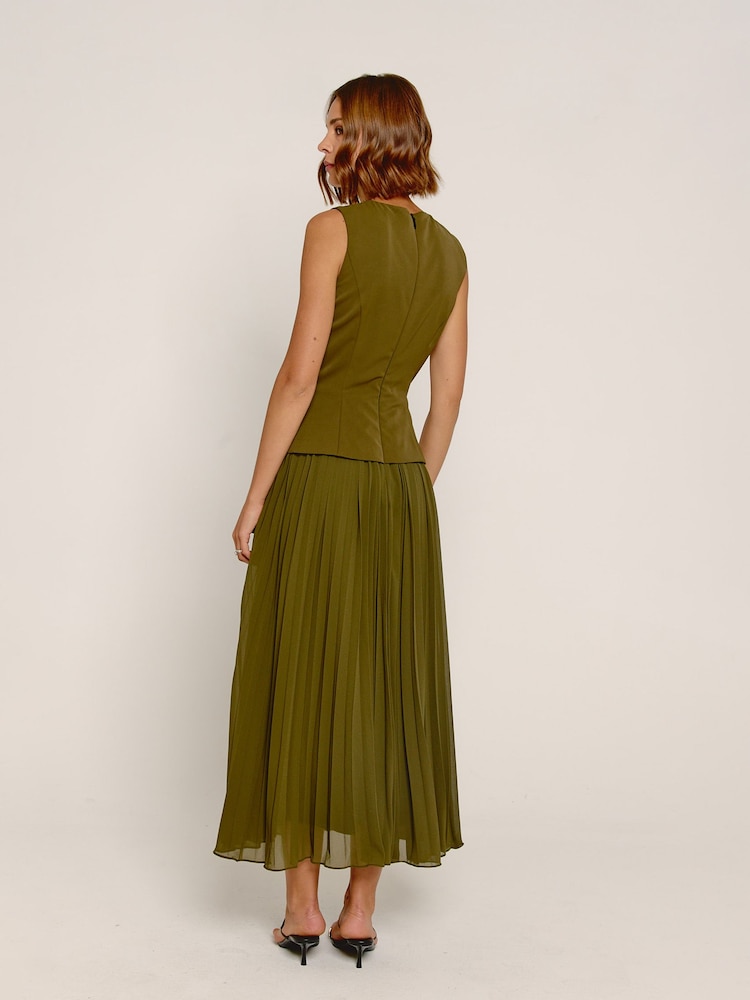 Rare London Drop Waist Pleated Maxi Dress - صورة 2 من 4 Rare London Drop Waist Pleated Maxi Dress - صورة 2 من 4