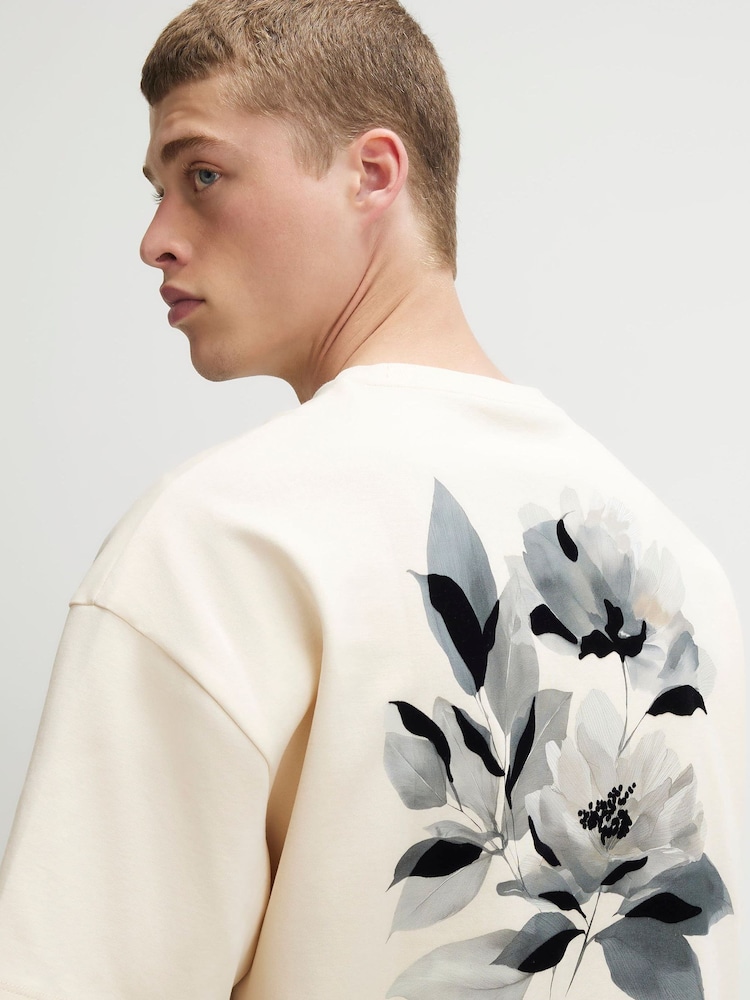 River Island Cream Oversized Casa Leone Graphic Interlock T-Shirt - Image 4 of 4
