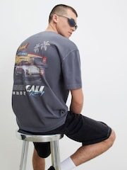تيشرت تصميم Cali Car تلبيس واسع من River Island - صورة 1 من 4
